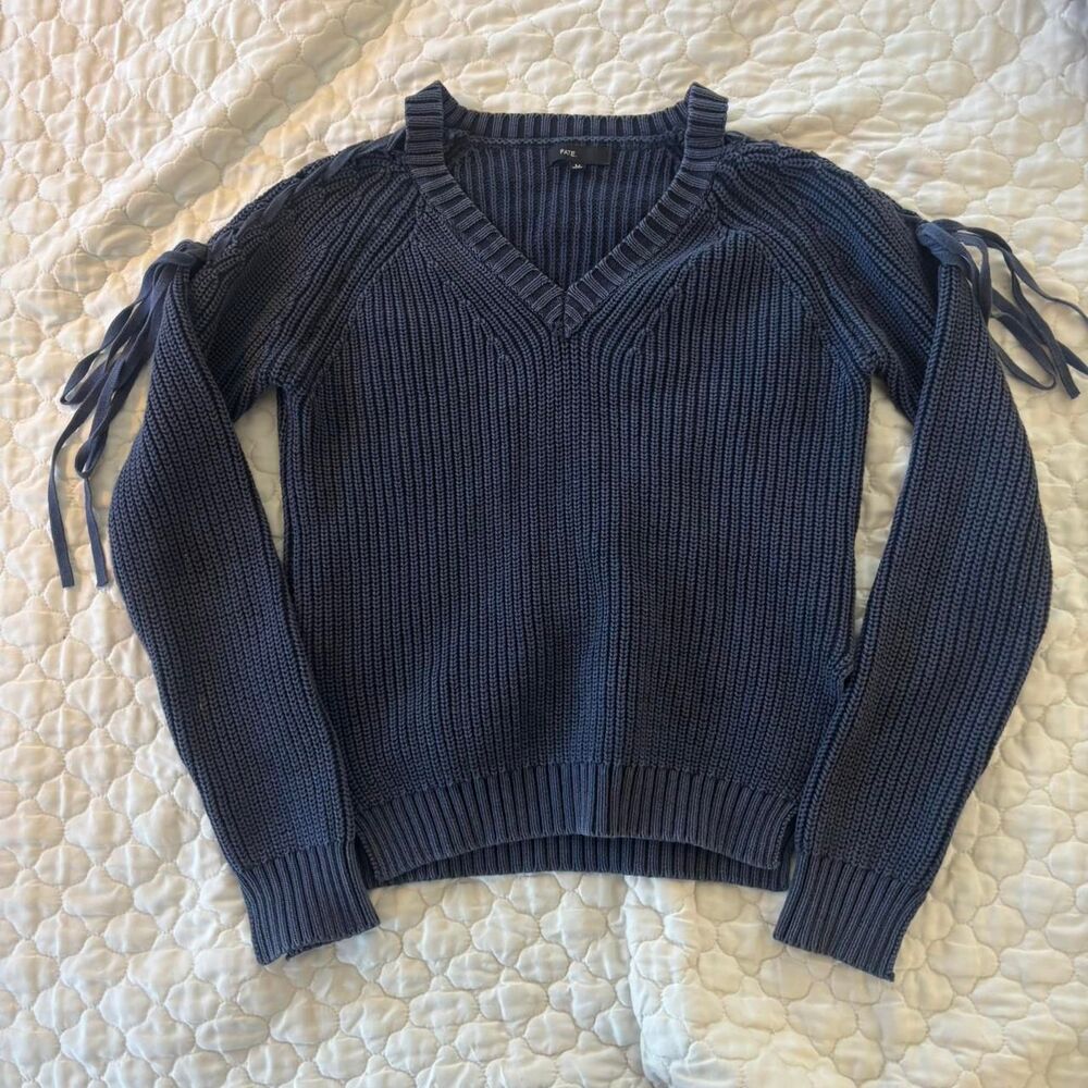 FATE Women’s Navy V-Neck Sweater with Bows Size M